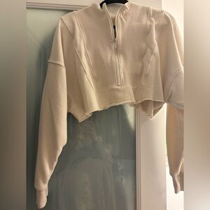 Buffbunny threads collection quarter zip crop small bone